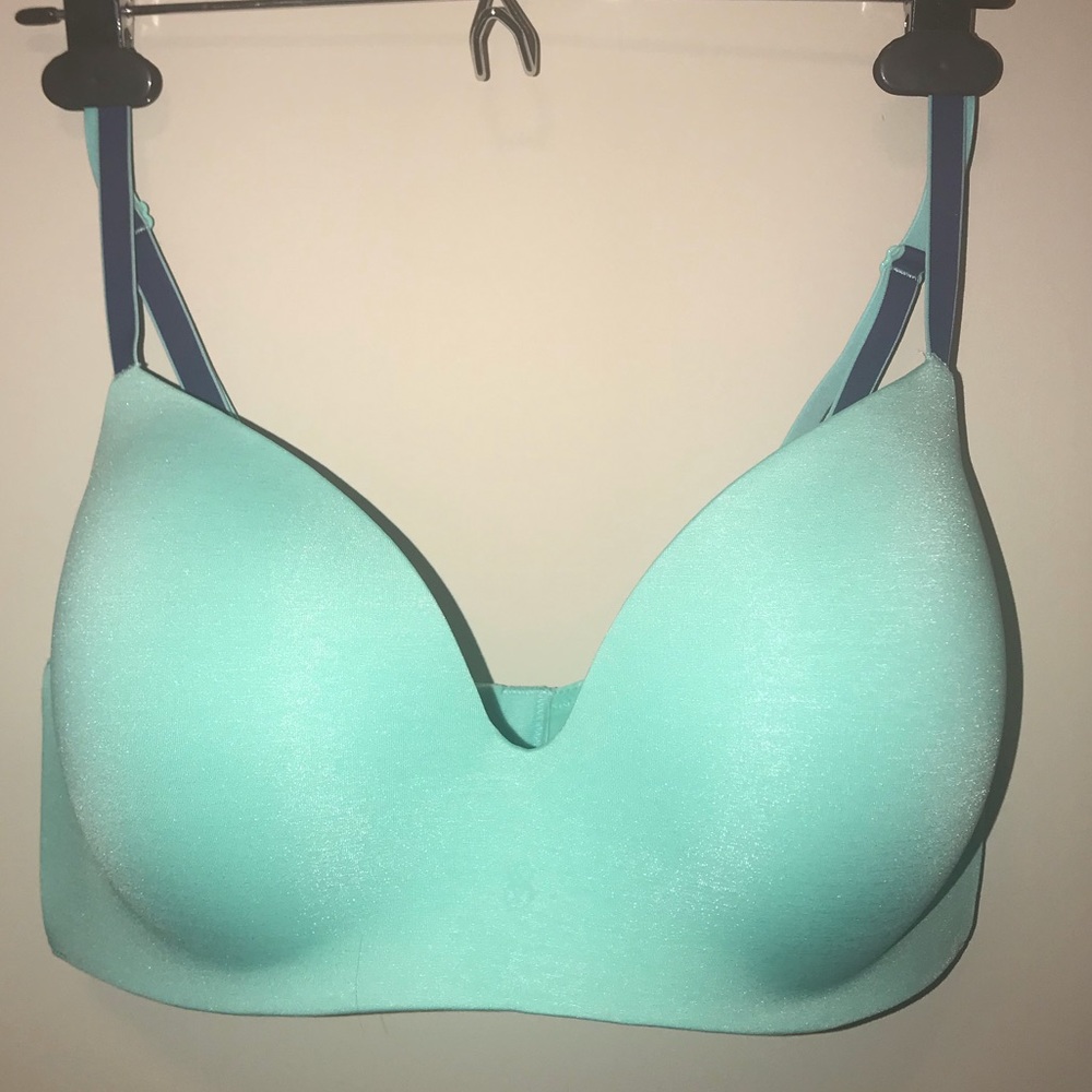 Victoria’s Secret bra 36D